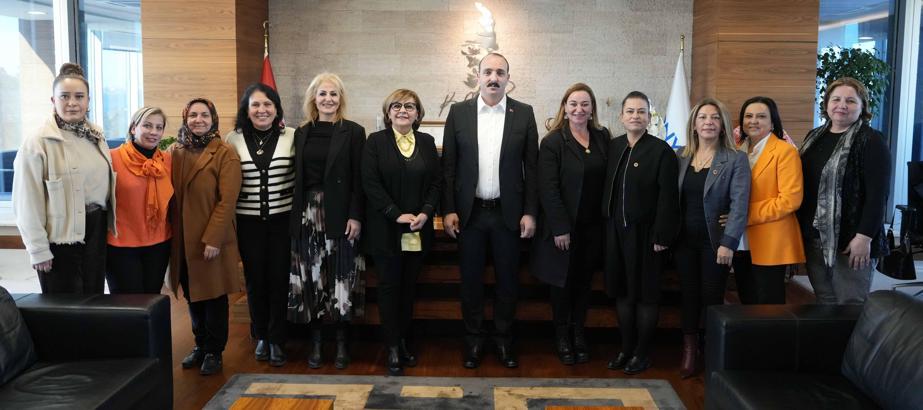 Kotan, kadın muhtarlarla bir araya geldi
