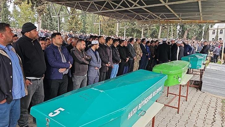 TIR’a çarpan minibüste ölen 6 işçi toprağa verildi