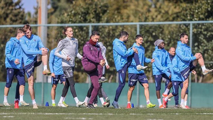 Trabzonspor, Konyaspor maçı hazırlıklarını tamamlayarak Konya’ya gitti