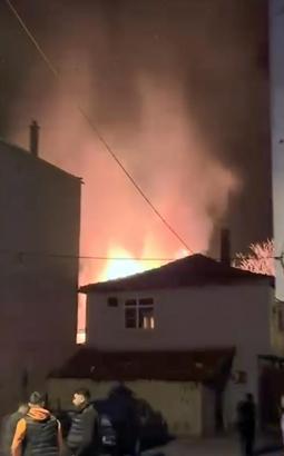 Uzunköprü'de tek katlı evde yangın