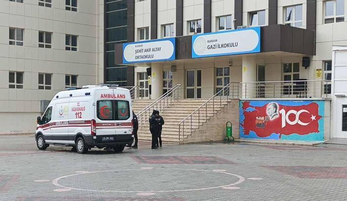 4 öğrenci, 'noodle'dan zehirlendikleri şüphesiyle hastaneye kaldırıldı