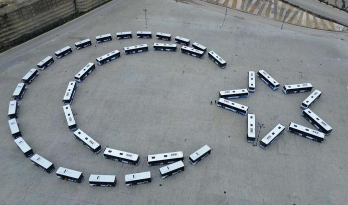 İzmir'in 41 yeni 'nazar boncuğu otobüsü' yollarda