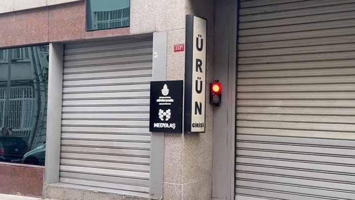 İBB Medya A.Ş.'de arama yapan polis bir bilgisayara el koydu