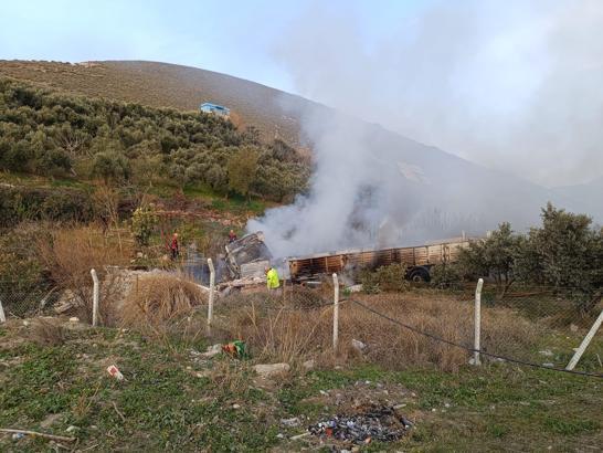 Kontrolden çıkan TIR'ın çarptığı seyyar satıcı öldü