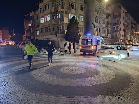 Otomobille çarpışan motosikletin sürücüsü yaralandı