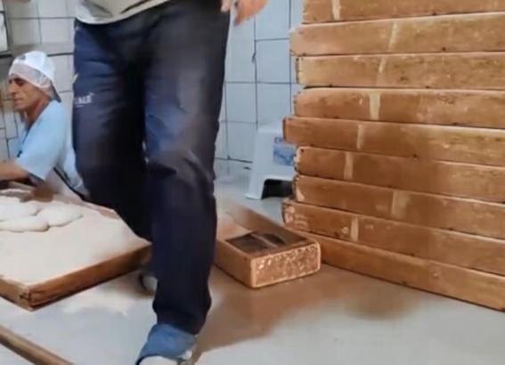 Pide tezgahına terlikle basılan fırına 105 bin TL ceza