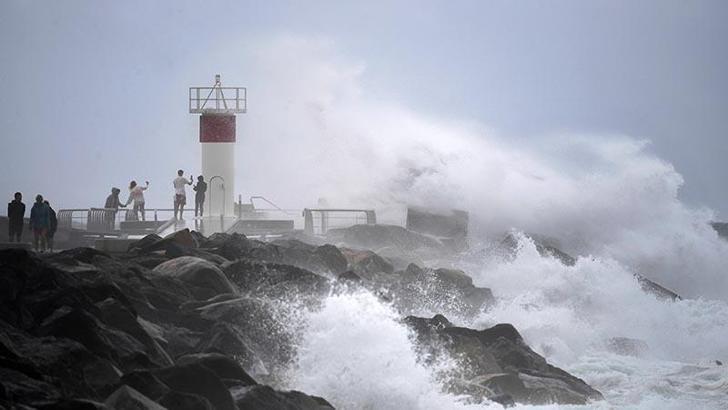 Avustralya'da Alfred Tropikal Siklonu nedeniyle bölgedeki okullar tatil edildi