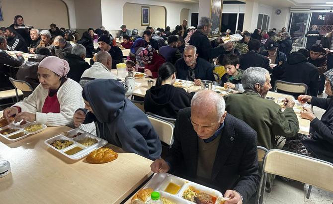 Erdemli Aşevi'nde günde 400 kişiye iftar veriliyor