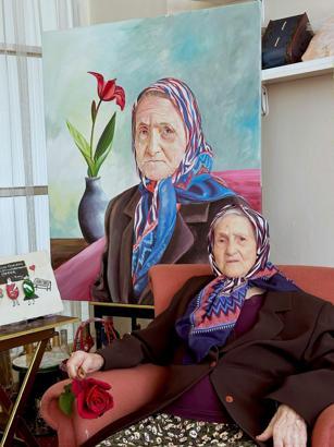 Kadınlar Günü'nde ziyaret ettiği huzurevinin en yaşlısını resmetti