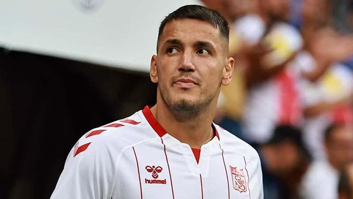 Sivassporlu Rey Manaj, hastaneye kaldırıldı