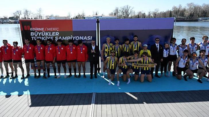 Fenerbahçe, Büyükler Türkiye Kürek Şampiyonası'nda takım halinde birinci oldu
