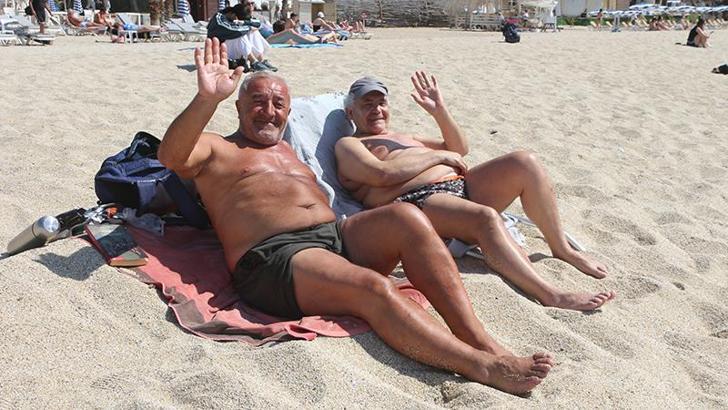 Alanya'da sıcak hava; sahiller doldu