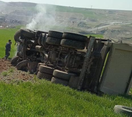 Adıyaman'da kamyon TIR’a çarptı: 1 ölü, 1 yaralı