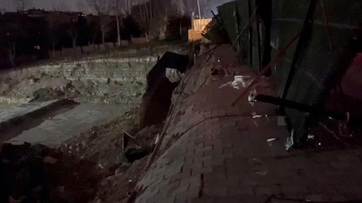 Bahçelievler'de inşaat çalışması sırasında yol çöktü