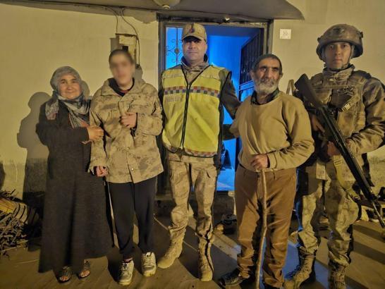Kaybolan engelli çocuğu jandarma buldu