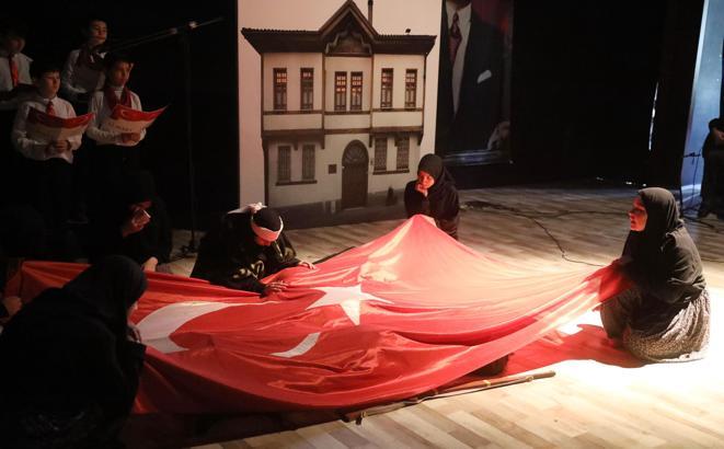 Bucak'ta İstiklal Marşı'nın kabul töreni