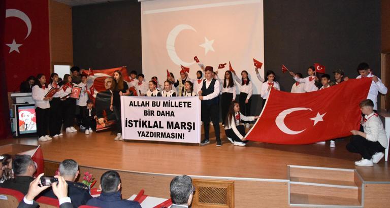 Eğirdir'de İstiklal Marşı'nın kabulü töreni yapıldı