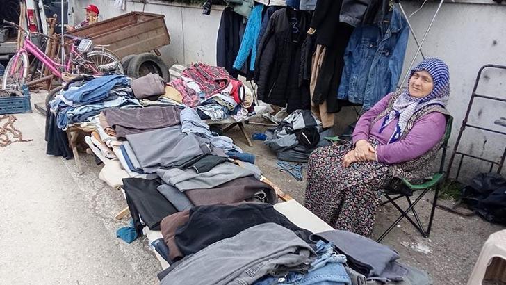 İkinci el eşya satan kadını sahte para verip dolandırdılar