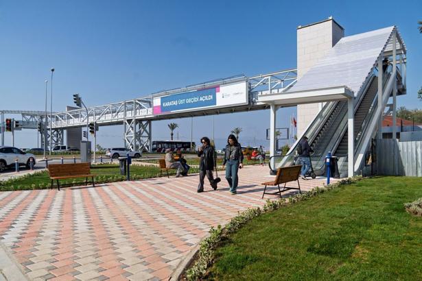 Karataş Yaya Üst Geçidi hizmete açıldı