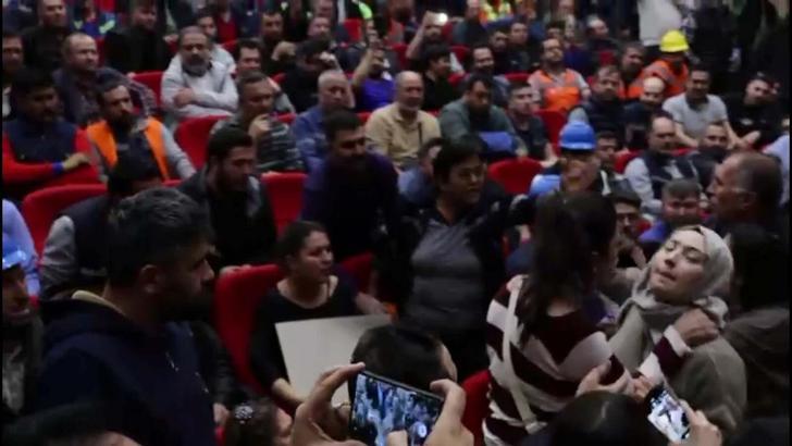 Muğla'da Başkan Aras'a baret fırlatıldı, gazeteci saldırıya uğradı