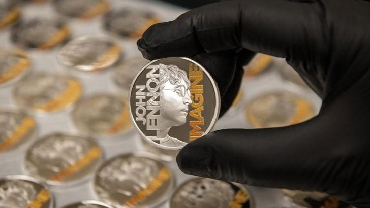 İngiltere Kraliyet Darphanesi, John Lennon anısına özel para bastırdı