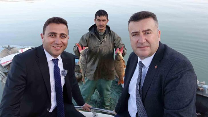 Eğirdir Gölü'nde tekneler karaya çekildi