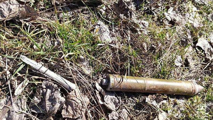 Sivas'ta dere kenarında bulunan roket parçası imha edildi