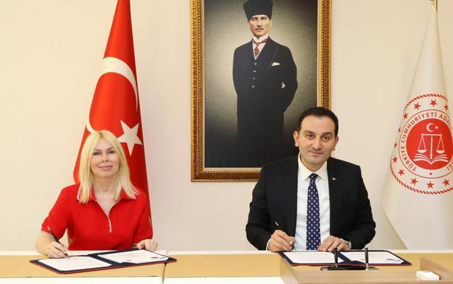 Akdeniz Üniversitesi ile Antalya Adliyesi arasında iki protokol