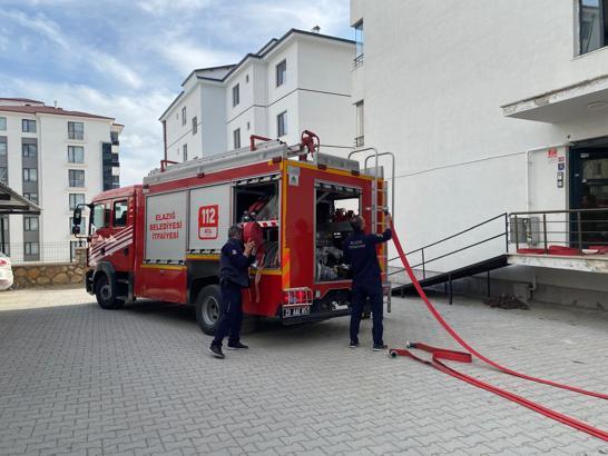 Elazığ'da apartman dairesinde çıkan yangın söndürüldü