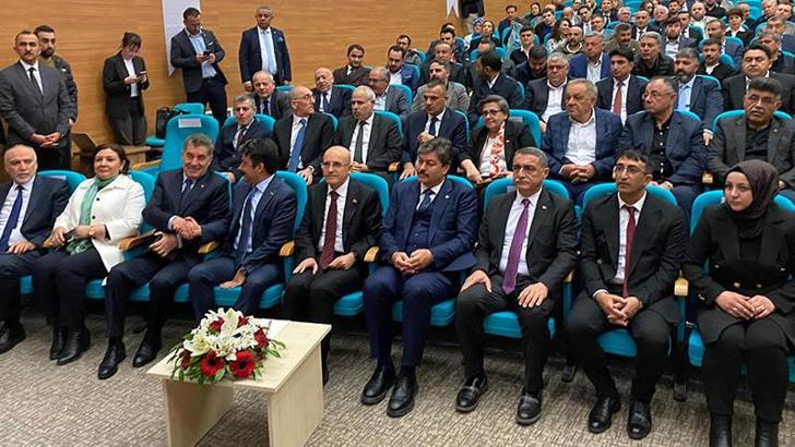 Bakan Şimşek, Kırşehir'de iş insanlarıyla buluştu