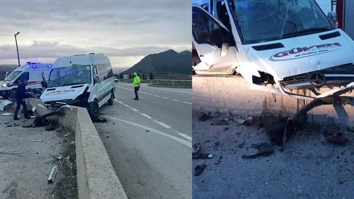 İşçileri taşıyan minibüs, beton bariyere çarptı; 21 yaralı