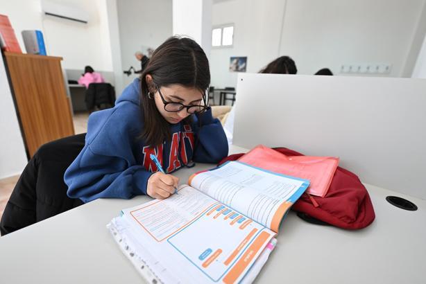 Bozyazı'da okuma salonu, öğrencilerin yeni adresi oldu