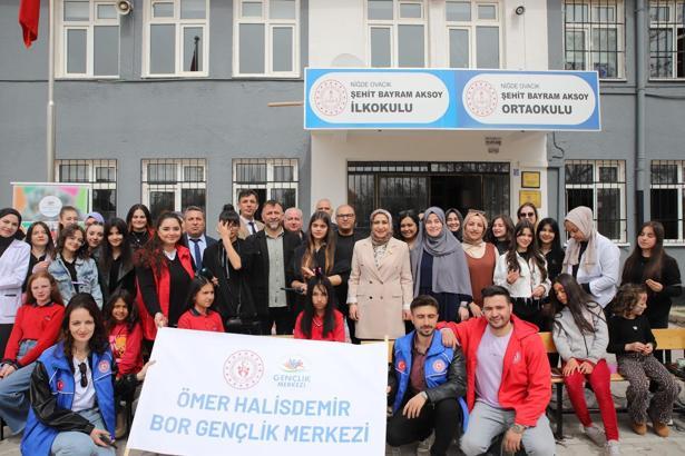 Gönüllü Makas Projesi kapsamında köy okullarında öğrenciler tıraş edildi