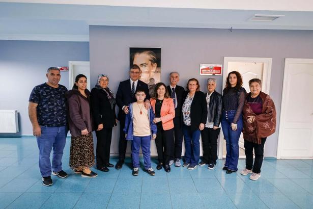 Gazilerden Başkan Tugay'ı duygulandıran armağan