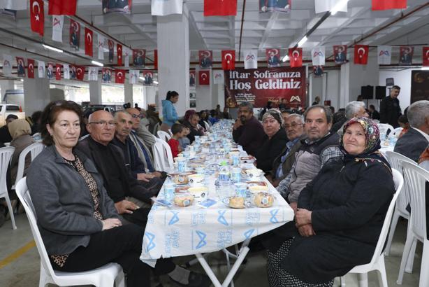Bozyazı'da vatandaşlar iftar sofrasında buluştu