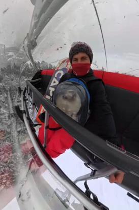 Kedisiyle snowboard yaptı