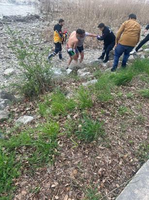 Sapanca Gölü'nde kum fırtınasına yakalanan 2 kano sporcusu kayboldu (1)