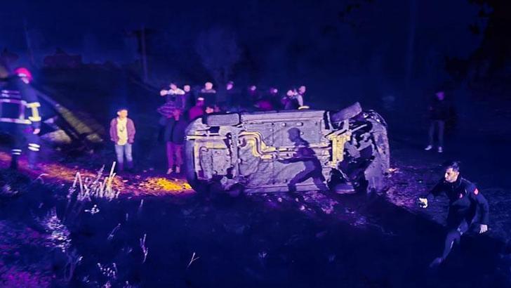 Yola çıkan domuz sürüsü kazaya neden oldu: 5 yaralı