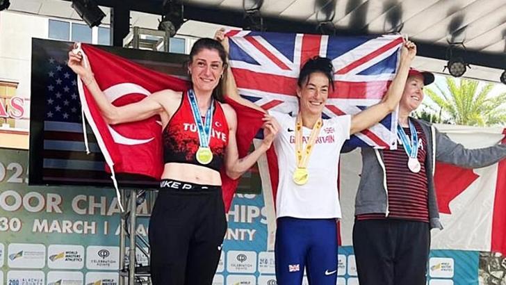Masterler Salon Atletizm Dünya Şampiyonası'nda Mehtap Gönülşen, gümüş madalya kazandı