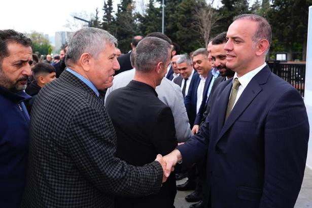 Sancaktepe'de vatandaşlar geleneksel bayram kahvaltısında bir araya geldi