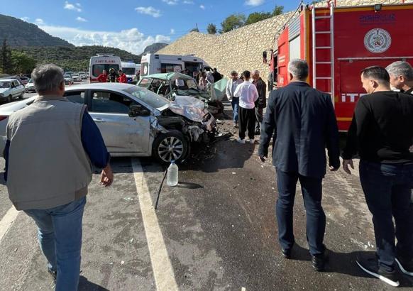 Mersin’de zincirleme kaza: 1 ölü, 9 yaralı