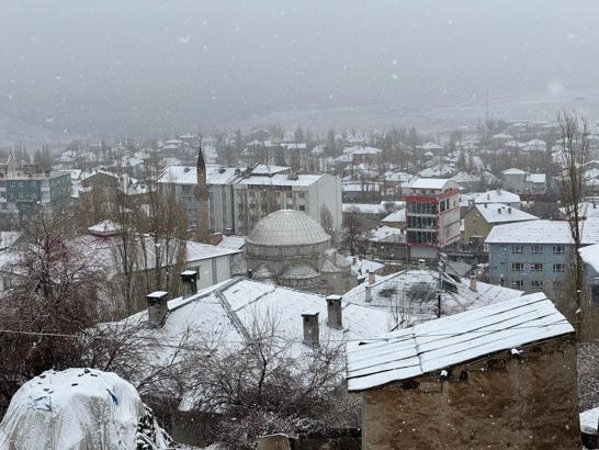 Başkale'de 'kar' sürprizi