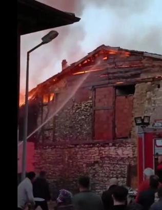 Karabük'te 2 evde yangın