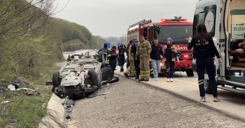 Bartın'da iki otomobil çarpıştı: 10 yaralı