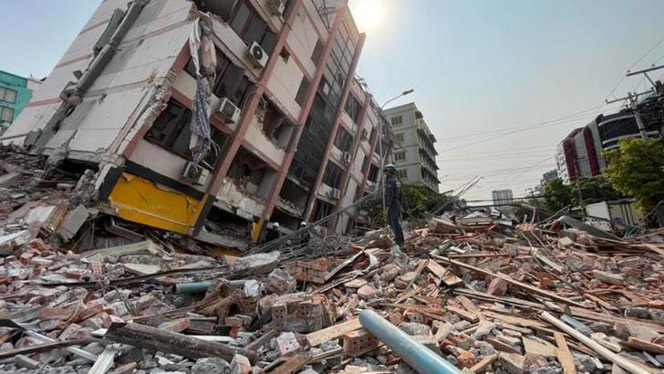 Myanmar'daki depremlerde hayatını kaybedenlerin sayısı 2 bin 886’ya yükseldi