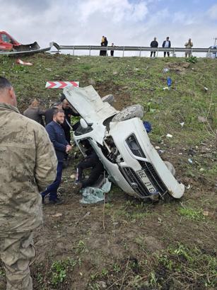 Otomobil şarampole devrildi: 4’ü çocuk, 9 yaralı