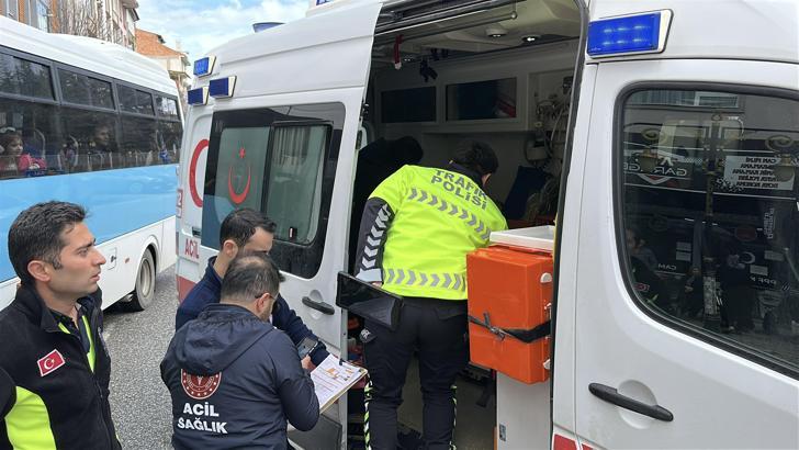 Kütahya'da Otomobil ile çarpışan motosikletteki 2 kişi yaralandı