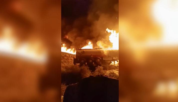 Osmaniye’de şarampole devrilen akaryakıt yüklü tanker alev topuna döndü