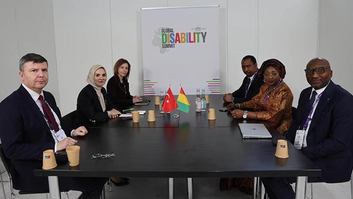 Bakan Göktaş, Berlin'de Filistin, Kongo, Gine ve Cezayirli bakanlar ile ikili görüşmelerde bulundu