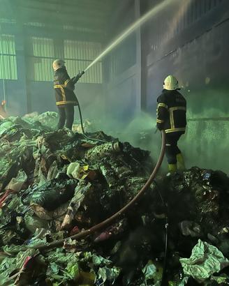 Geri dönüşüm fabrikasında yangın